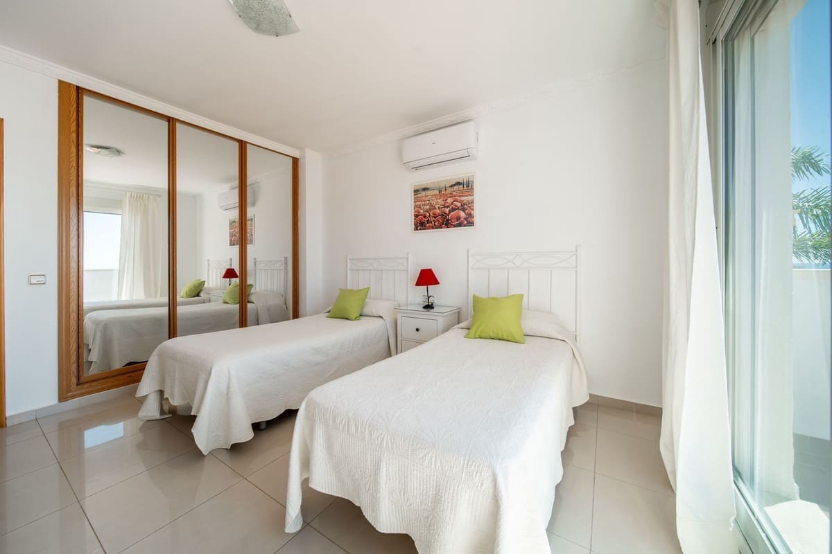 4 chambre Villa/Maison à vendre à Fuengirola avec piscine garage - 1 829 000 € (Ref: 9815160)
