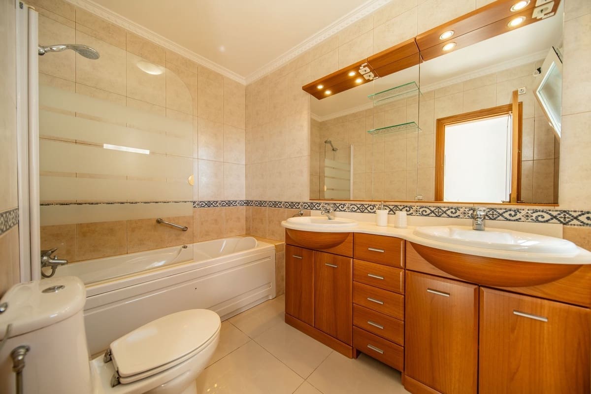 4 chambre Villa/Maison à vendre à Fuengirola avec piscine garage - 1 829 000 € (Ref: 9815160)
