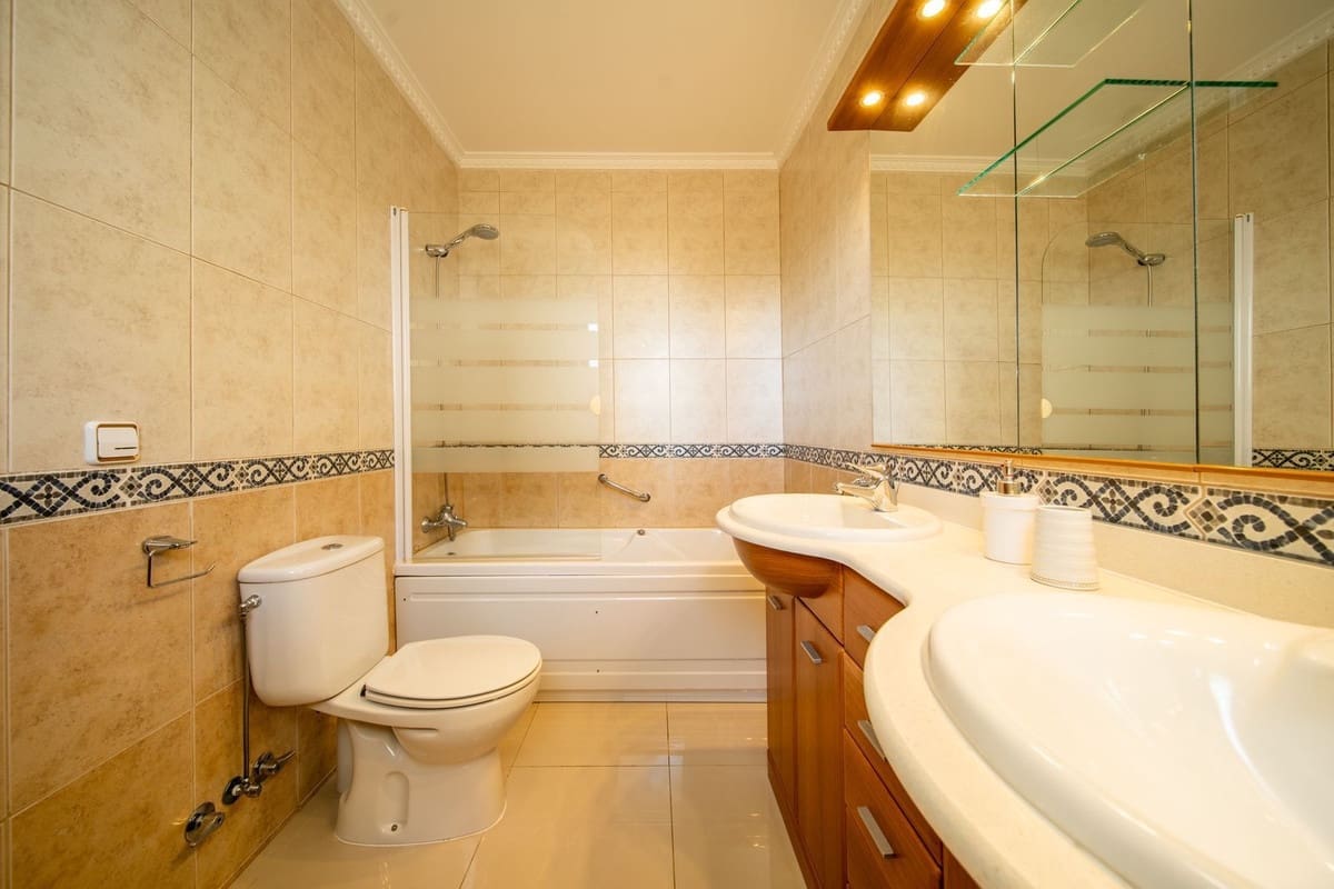 4 chambre Villa/Maison à vendre à Fuengirola avec piscine garage - 1 829 000 € (Ref: 9815160)