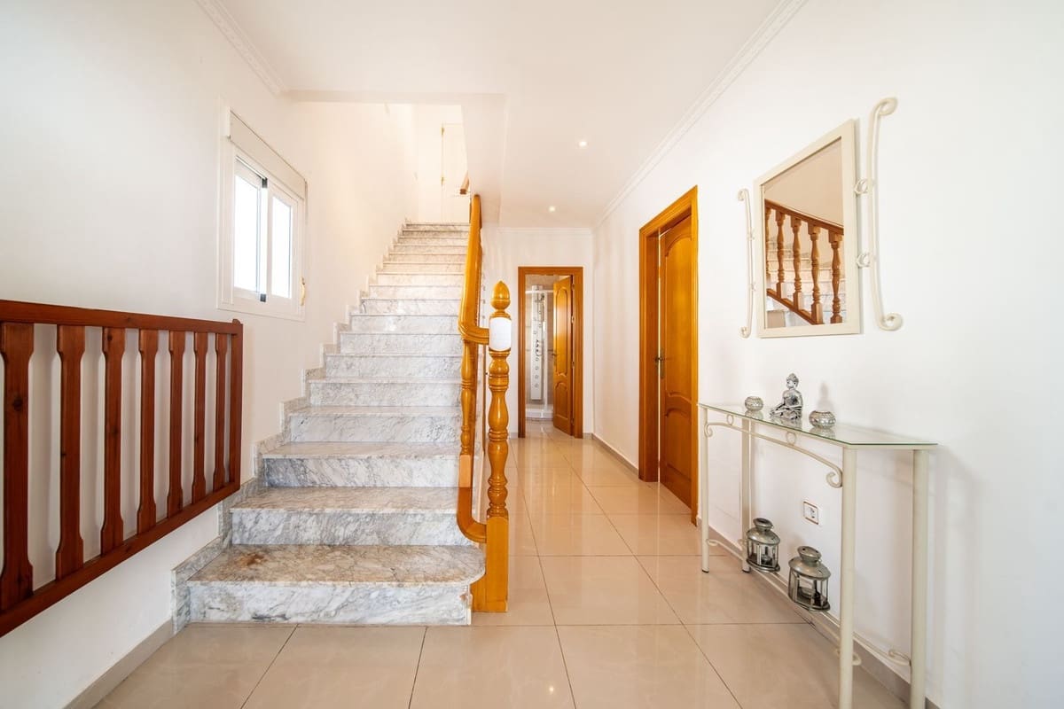 4 chambre Villa/Maison à vendre à Fuengirola avec piscine garage - 1 829 000 € (Ref: 9815160)