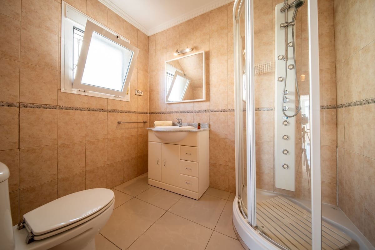 4 chambre Villa/Maison à vendre à Fuengirola avec piscine garage - 1 829 000 € (Ref: 9815160)