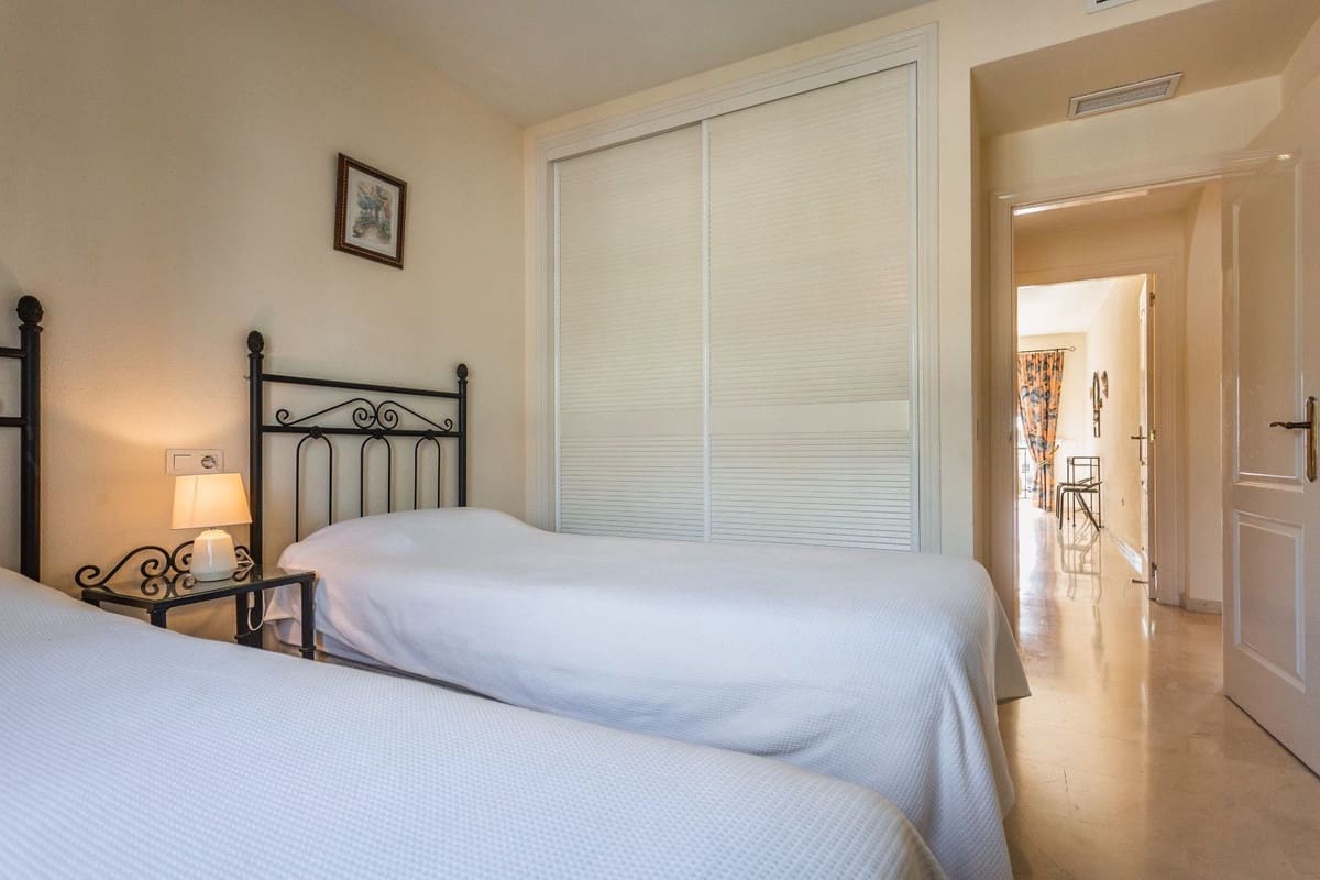 Apartamento de 2 habitaciones en Mijas Costa en venta con piscina garaje - 399.000 € (Ref: 9815161)