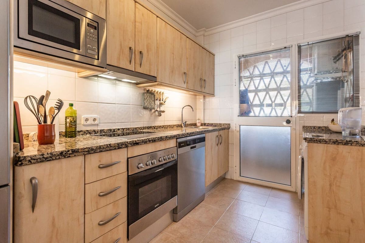 Apartamento de 2 habitaciones en Mijas Costa en venta con piscina garaje - 399.000 € (Ref: 9815161)