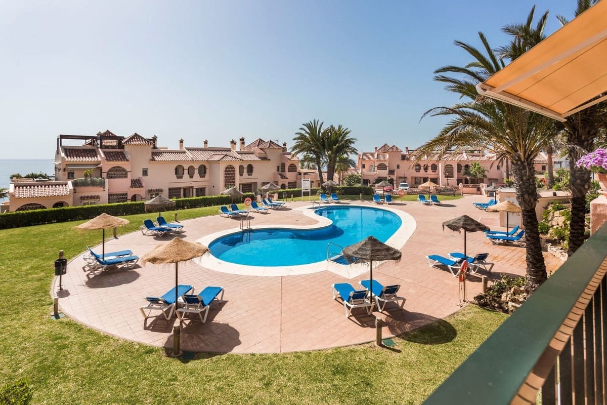 Apartamento de 2 habitaciones en Mijas Costa en venta con piscina garaje - 399.000 € (Ref: 9815161)