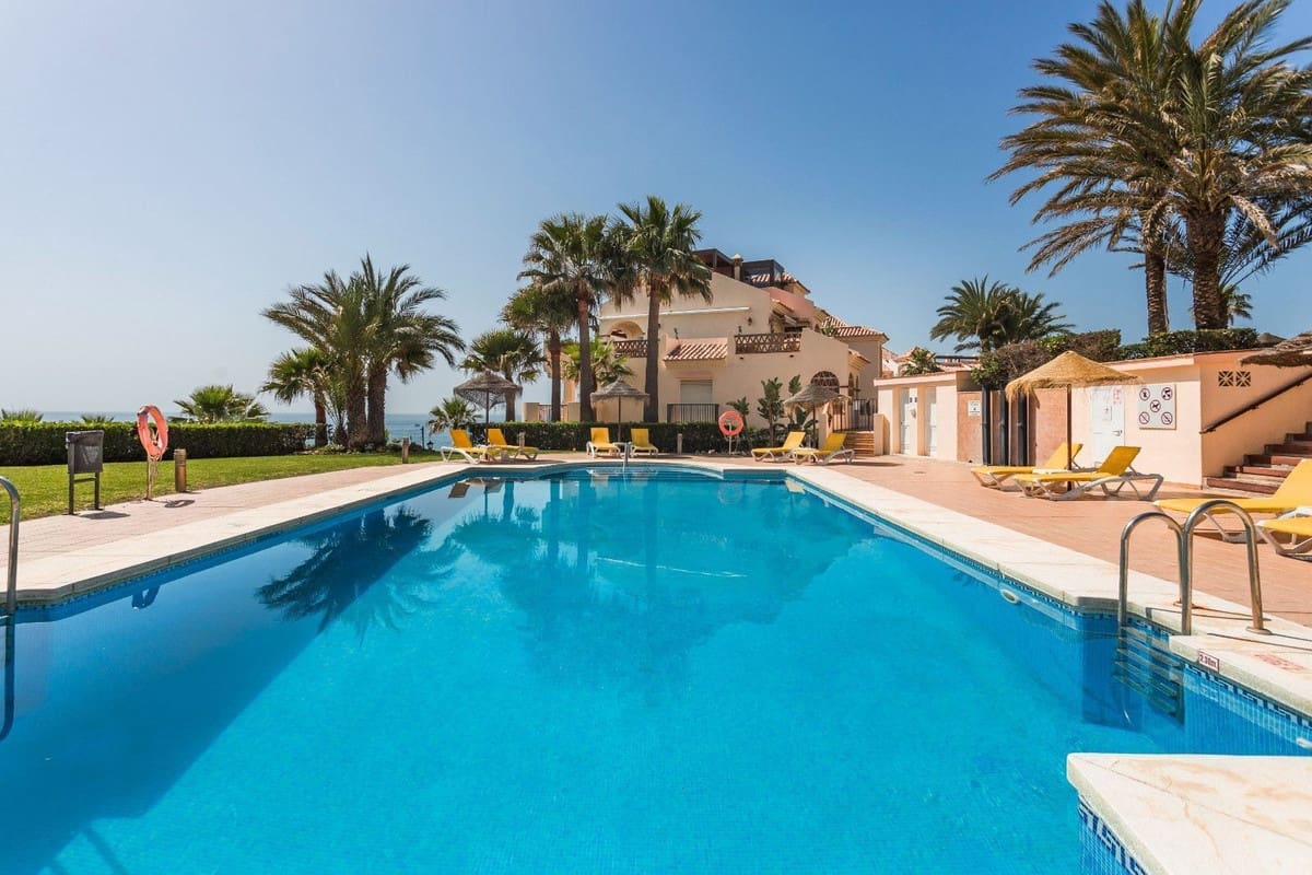 Apartamento de 2 habitaciones en Mijas Costa en venta con piscina garaje - 399.000 € (Ref: 9815161)