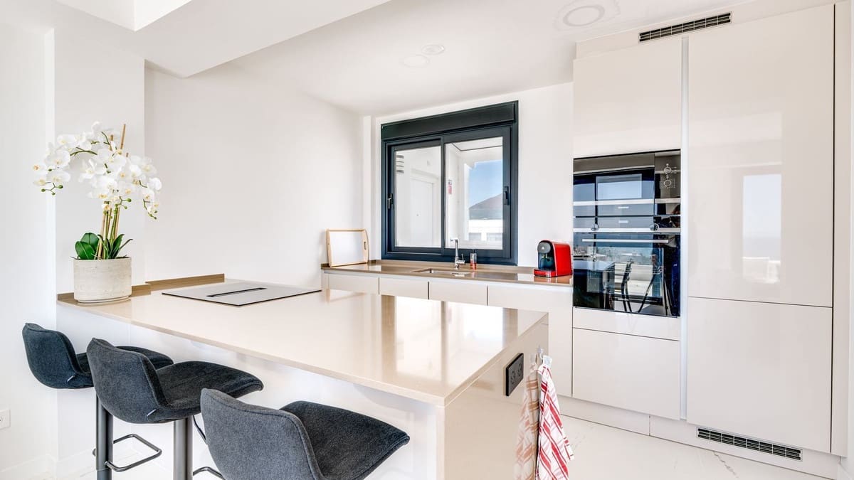 2 bedroom Penthouse for sale in Bahia de Casares with pool garage - € 785,000 (Ref: 9816549)