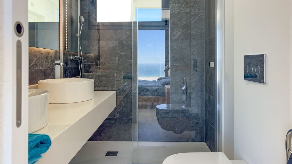 2 bedroom Penthouse for sale in Bahia de Casares with pool garage - € 785,000 (Ref: 9816549)