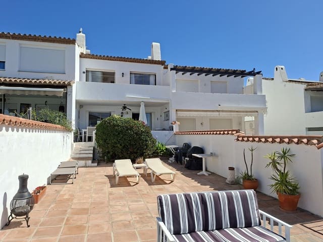 3 soveværelse Byhus til salg i La Duquesa / Puerto de la Duquesa, Manilva med swimmingpool garage - € 440.000 (Ref: 9824088)