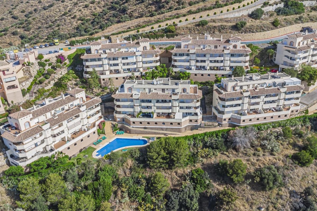 2 sovrum Lägenhet till salu i Calahonda med pool garage - 314 900 € (Ref: 9825828)