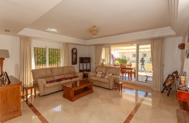 Casa de 4 habitaciones en Riviera del Sol, Mijas en venta con piscina garaje - 549.000 € (Ref: 9830402)