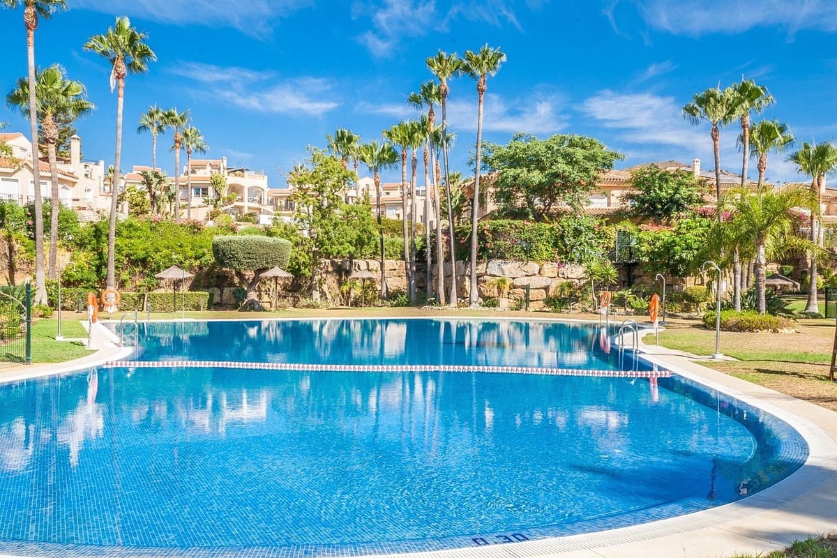 Casa de 4 habitaciones en Riviera del Sol en venta con piscina garaje - 549.000 € (Ref: 9830402)