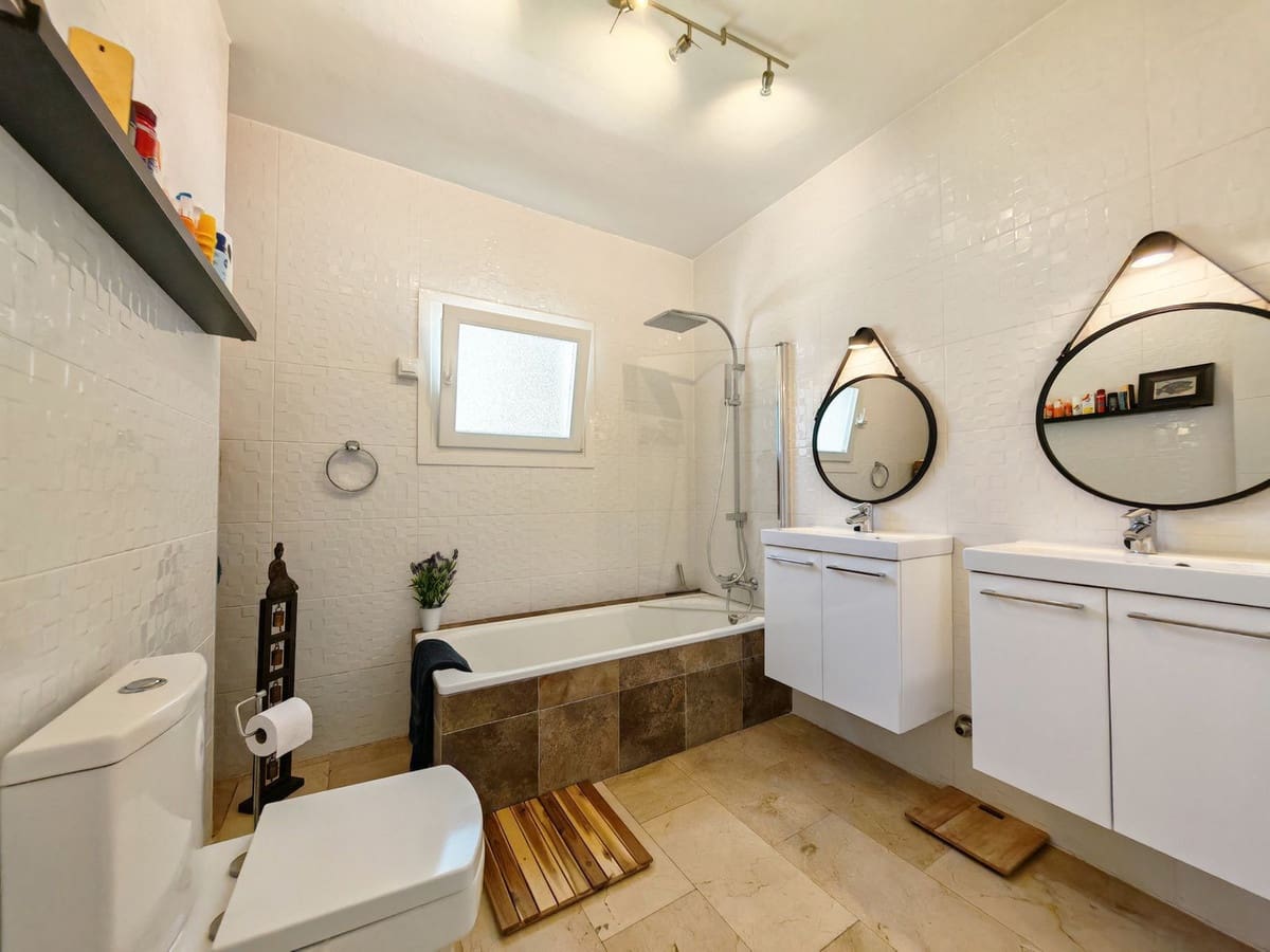 3 Zimmer Villa zu verkaufen in Calahonda mit Pool Garage - 1.155.000 € (Ref: 9830403)