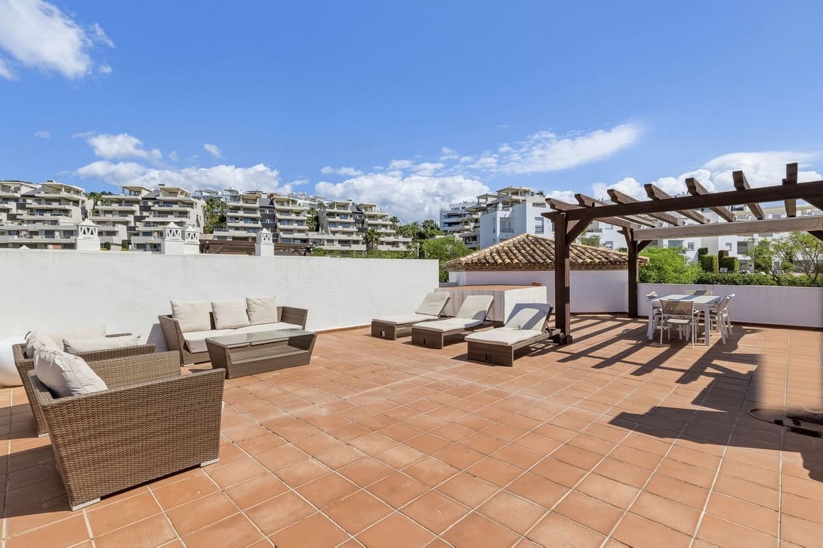 3 sovrum Lägenhet till salu i Los Arqueros med pool garage - 550 000 € (Ref: 9830404)