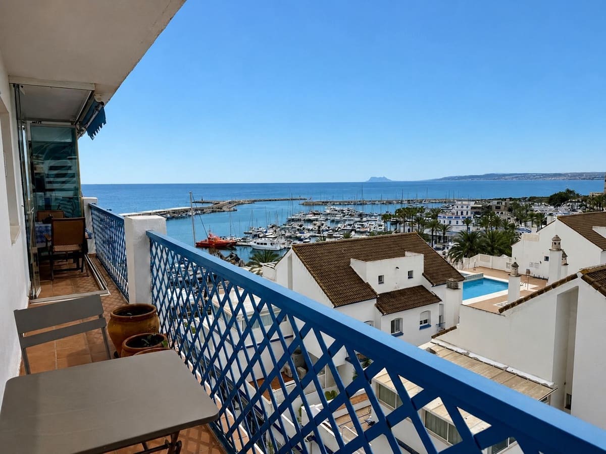 3 soverom Leilighet til salgs i Estepona med svømmebasseng garasje - € 460 000 (Ref: 9832354)