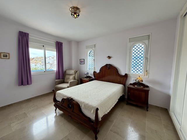 3 soverom Leilighet til salgs i Estepona med svømmebasseng garasje - € 460 000 (Ref: 9832354)