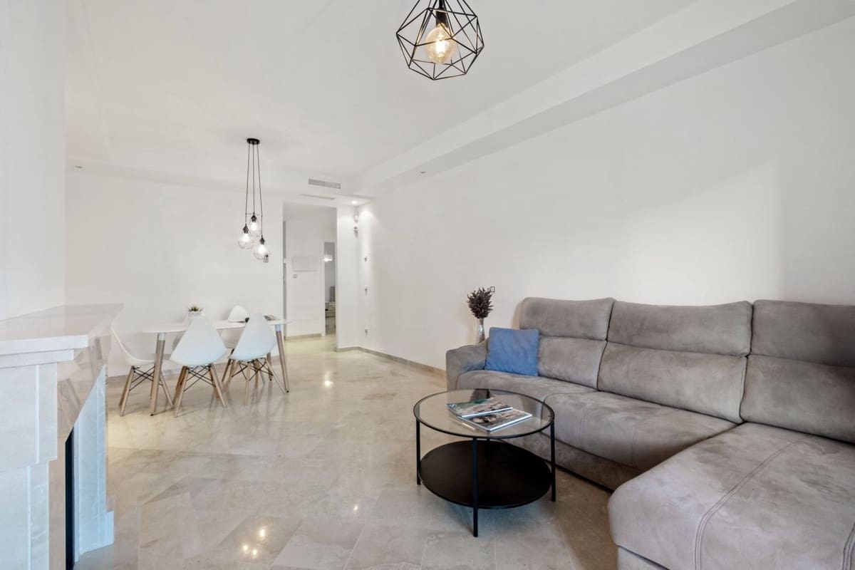 2 chambre Appartement à vendre à Nueva Andalucia avec piscine garage - 368 000 € (Ref: 9832355)