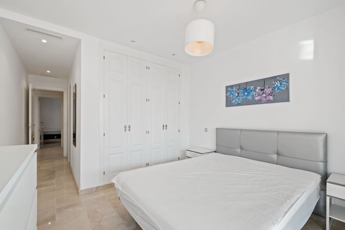 2 chambre Appartement à vendre à Nueva Andalucia avec piscine garage - 368 000 € (Ref: 9832355)