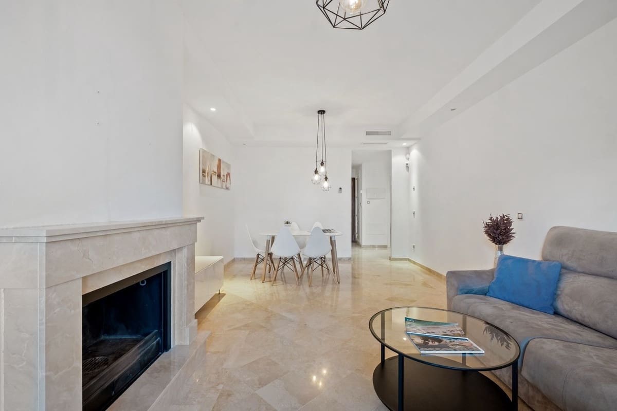 2 chambre Appartement à vendre à Nueva Andalucia avec piscine garage - 368 000 € (Ref: 9832355)