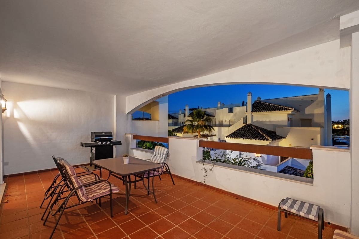 2 chambre Appartement à vendre à Nueva Andalucia avec piscine garage - 368 000 € (Ref: 9832355)