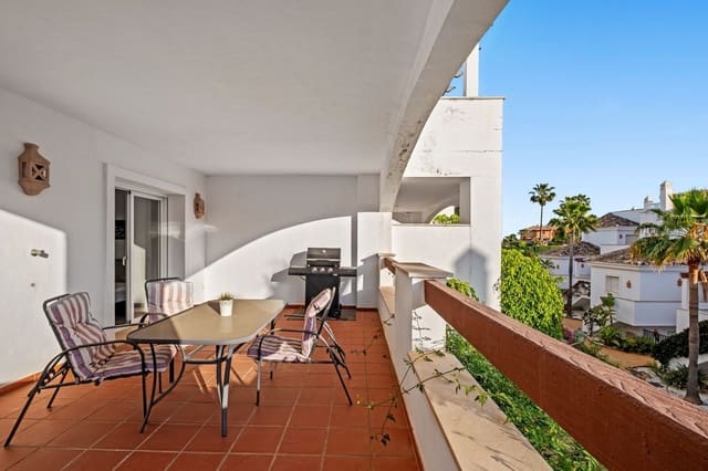 2 chambre Appartement à vendre à Nueva Andalucia, Marbella avec piscine garage - 368 000 € (Ref: 9832355)