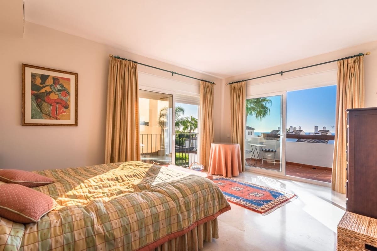 3 slaapkamer Huis te koop in Nueva Andalucia met zwembad garage - € 1.150.000 (Ref: 9832779)