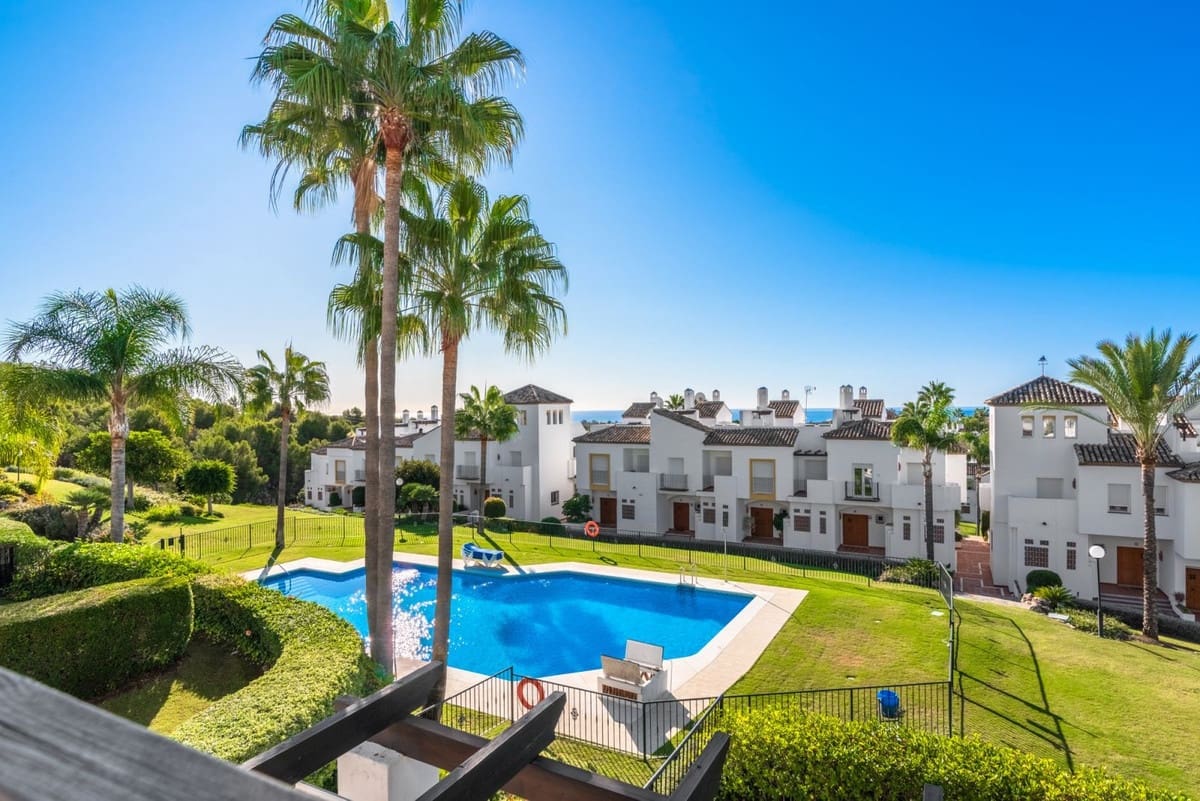 3 slaapkamer Huis te koop in Nueva Andalucia met zwembad garage - € 1.150.000 (Ref: 9832779)