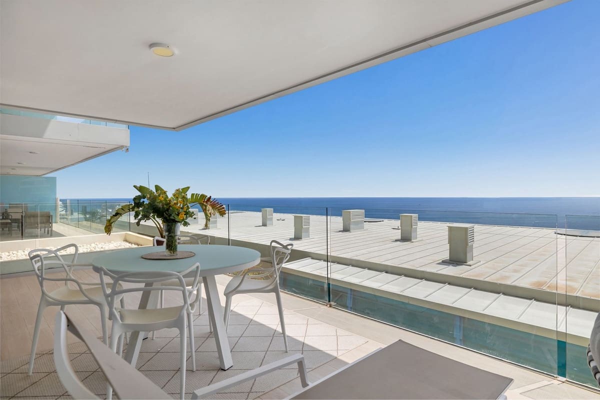 3 soveværelse Lejlighed til salg i Fuengirola med swimmingpool garage - € 825.000 (Ref: 9841083)