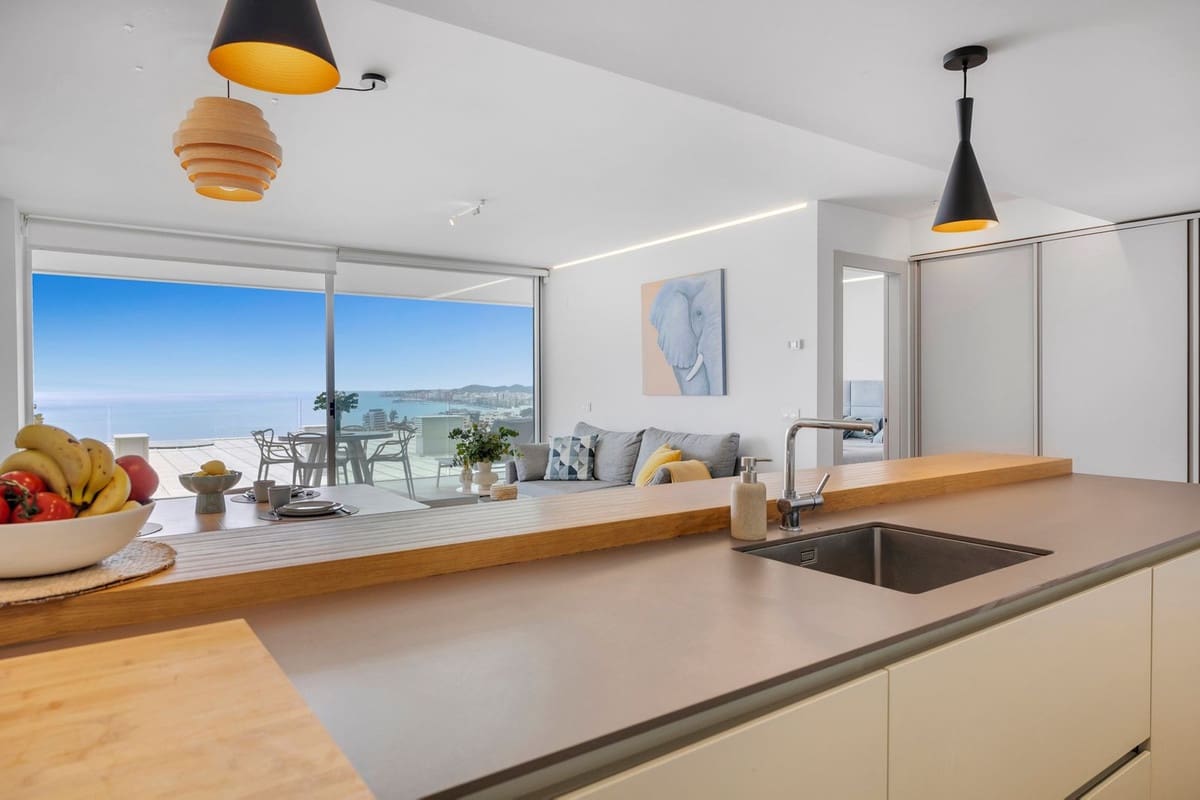 3 soveværelse Lejlighed til salg i Fuengirola med swimmingpool garage - € 825.000 (Ref: 9841083)
