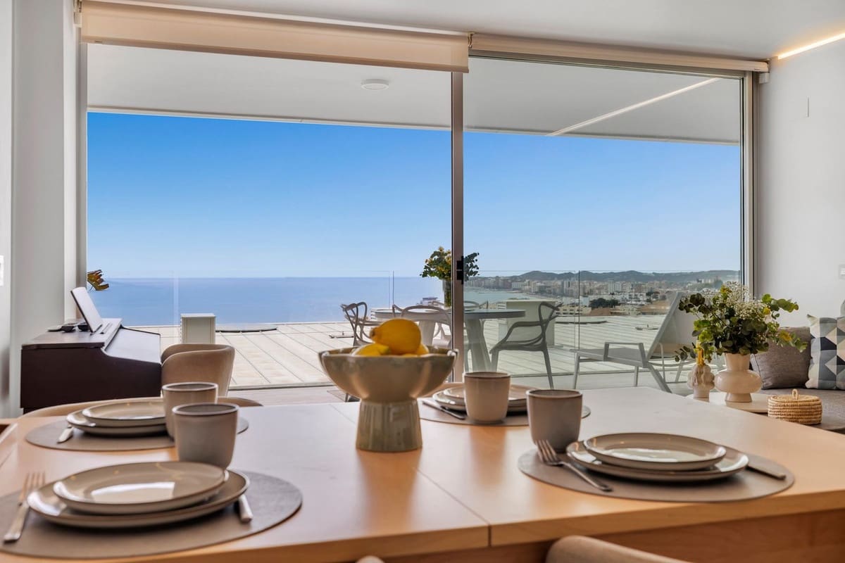 3 soveværelse Lejlighed til salg i Fuengirola med swimmingpool garage - € 825.000 (Ref: 9841083)