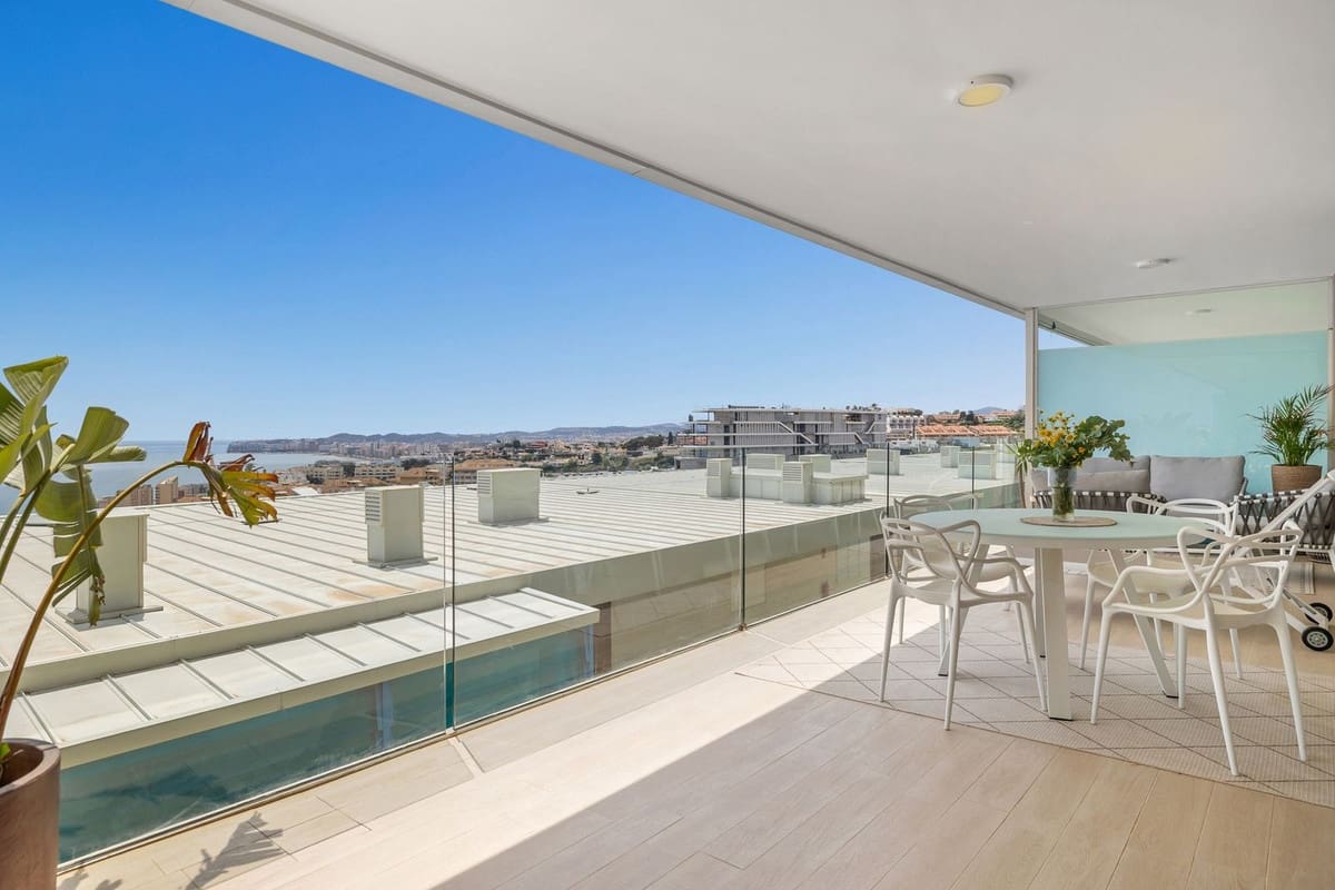 3 soveværelse Lejlighed til salg i Fuengirola med swimmingpool garage - € 825.000 (Ref: 9841083)