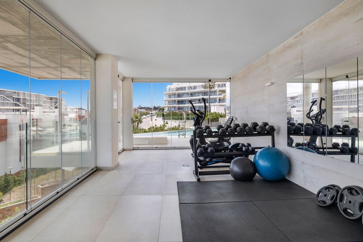 3 soveværelse Lejlighed til salg i Fuengirola med swimmingpool garage - € 825.000 (Ref: 9841083)