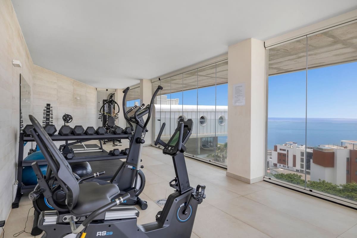 3 soveværelse Lejlighed til salg i Fuengirola med swimmingpool garage - € 825.000 (Ref: 9841083)
