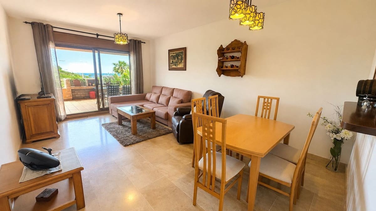 2 soveværelse Lejlighed til salg i La Duquesa / Puerto de la Duquesa med swimmingpool garage - € 265.000 (Ref: 9841775)