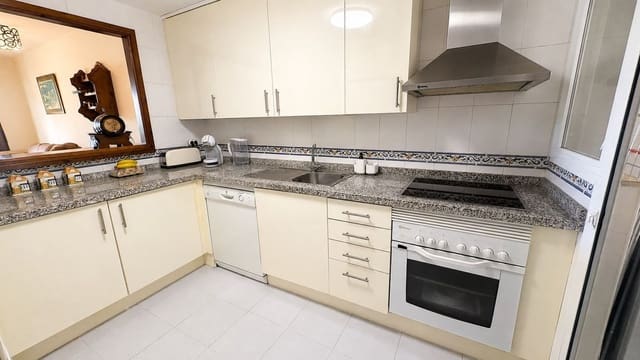 2 soveværelse Lejlighed til salg i La Duquesa / Puerto de la Duquesa, Manilva med swimmingpool garage - € 265.000 (Ref: 9841775)
