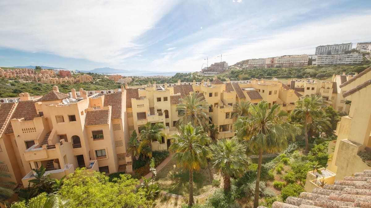 2 bedroom Penthouse for sale in La Duquesa / Puerto de la Duquesa with pool garage - € 275,000 (Ref: 9848381)