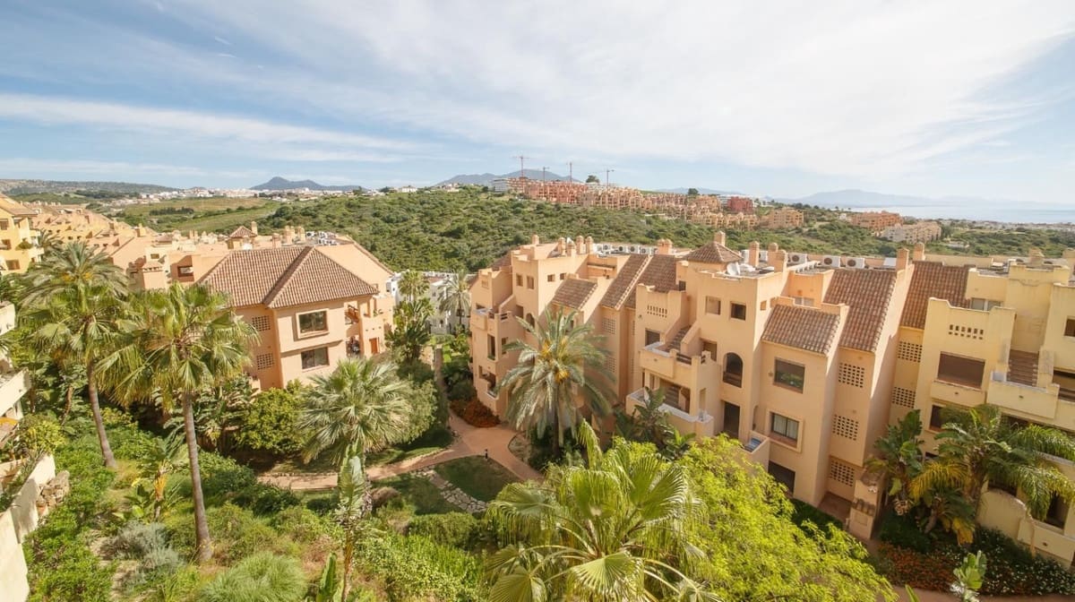 2 bedroom Penthouse for sale in La Duquesa / Puerto de la Duquesa with pool garage - € 275,000 (Ref: 9848381)