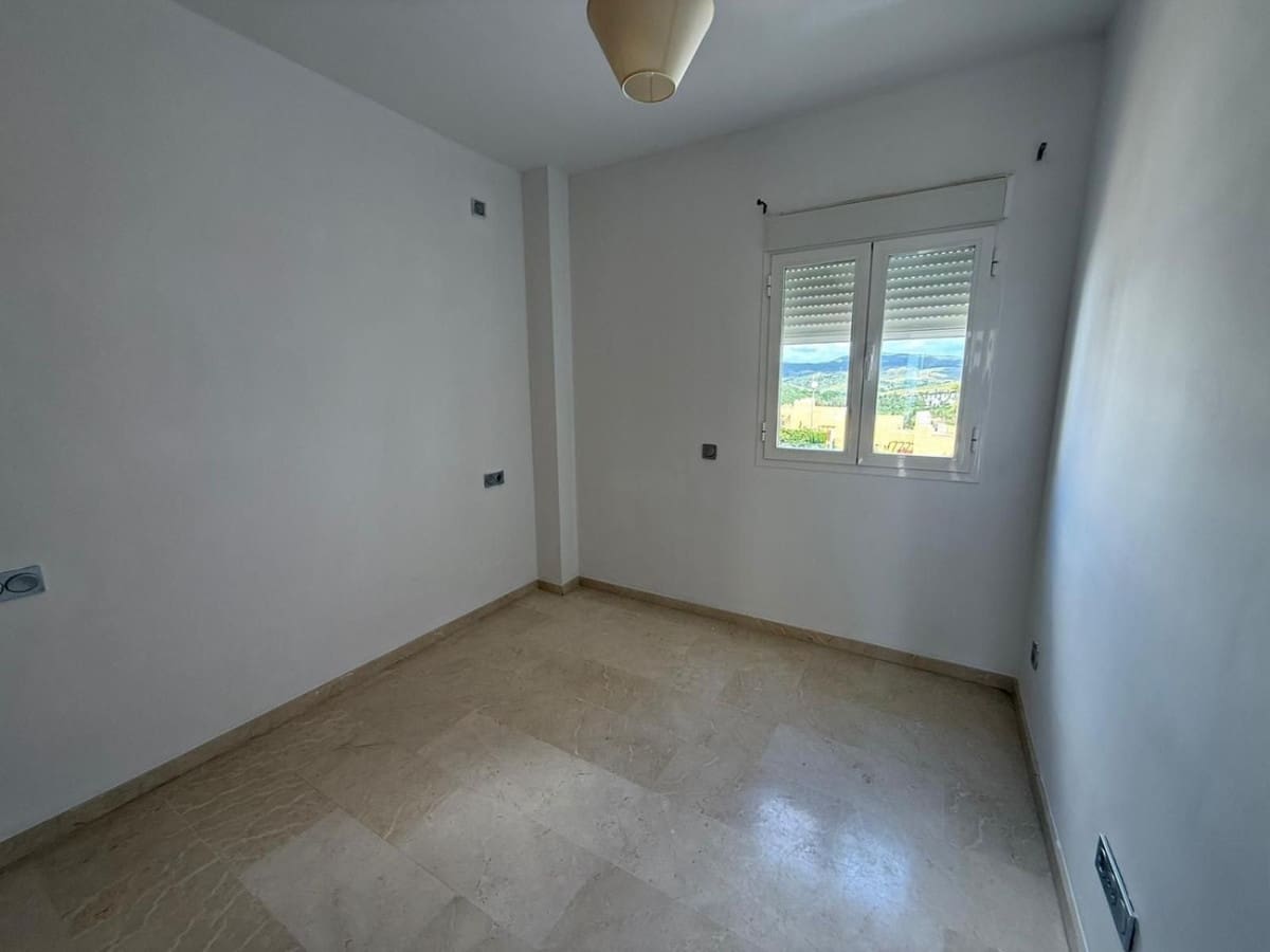 3 bedroom Penthouse for sale in La Duquesa / Puerto de la Duquesa with pool garage - € 449,000 (Ref: 9849950)