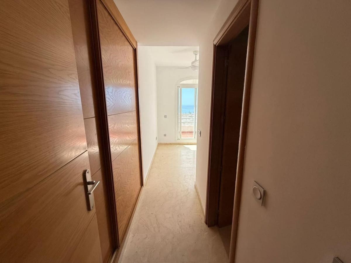 3 bedroom Penthouse for sale in La Duquesa / Puerto de la Duquesa with pool garage - € 449,000 (Ref: 9849950)