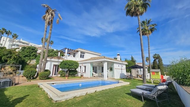 3 slaapkamer Villa te koop in Estepona met zwembad garage - € 825.000 (Ref: 9850189)
