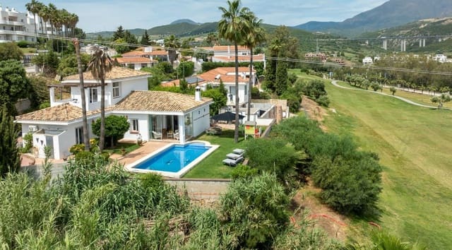 3 slaapkamer Villa te koop in Estepona met zwembad garage - € 825.000 (Ref: 9850189)