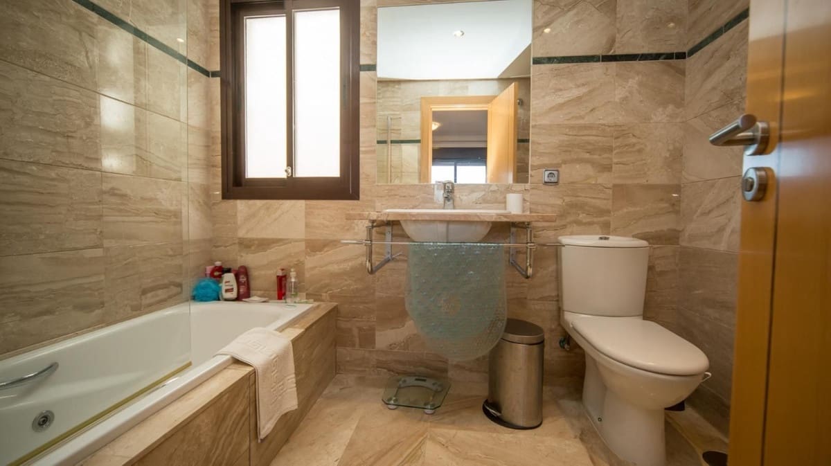 2 chambre Appartement à vendre à Bahia de Casares avec piscine garage - 295 000 € (Ref: 9862382)