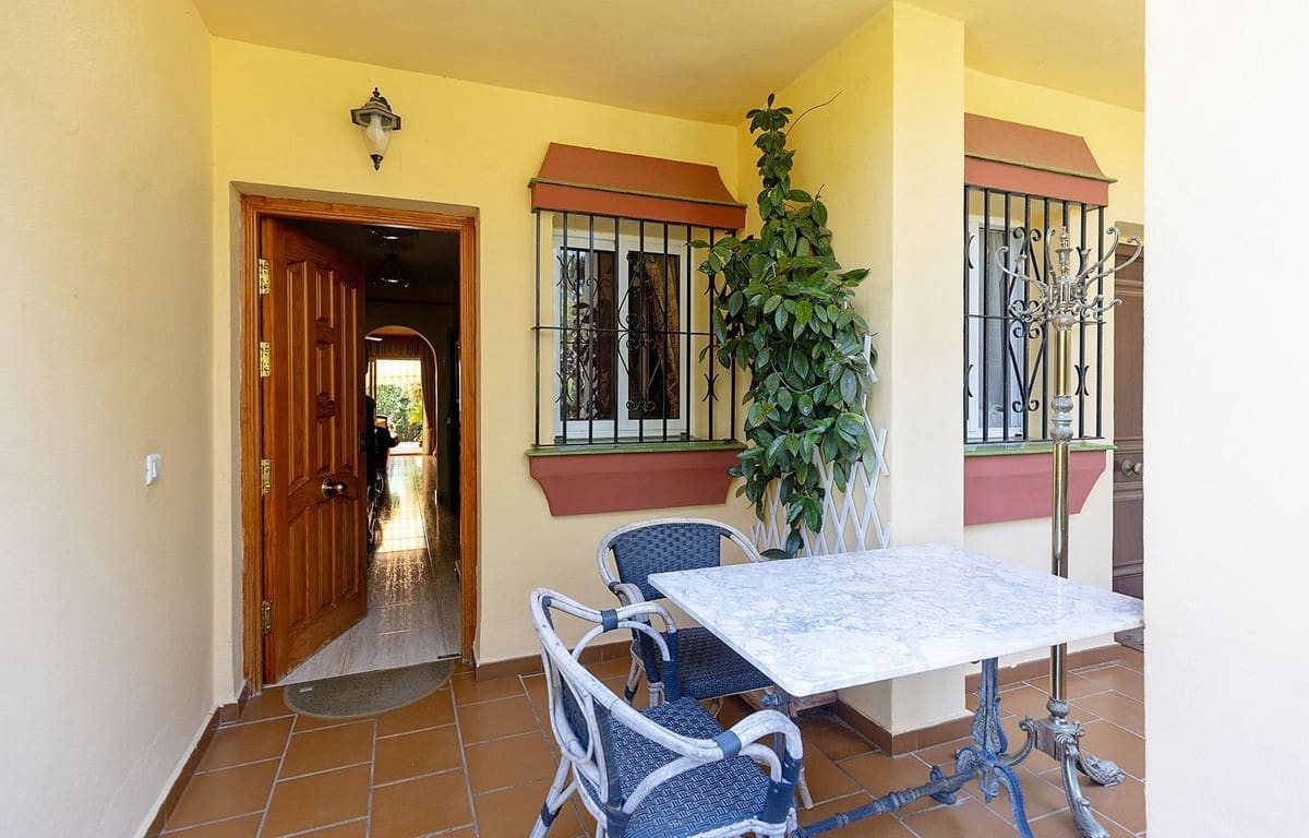 2 Zimmer Haus zu verkaufen in Torrequebrada mit Pool Garage - 435.000 € (Ref: 9863879)