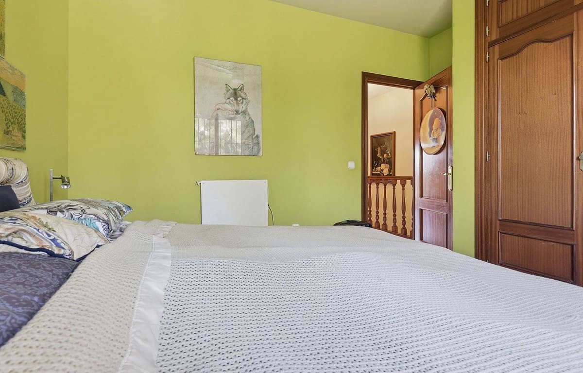 2 Zimmer Haus zu verkaufen in Torrequebrada mit Pool Garage - 435.000 € (Ref: 9863879)