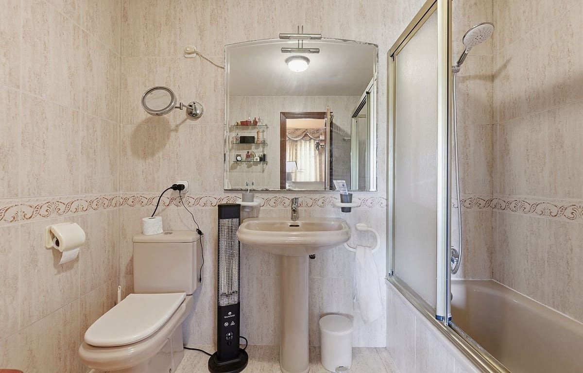 2 Zimmer Haus zu verkaufen in Torrequebrada mit Pool Garage - 435.000 € (Ref: 9863879)