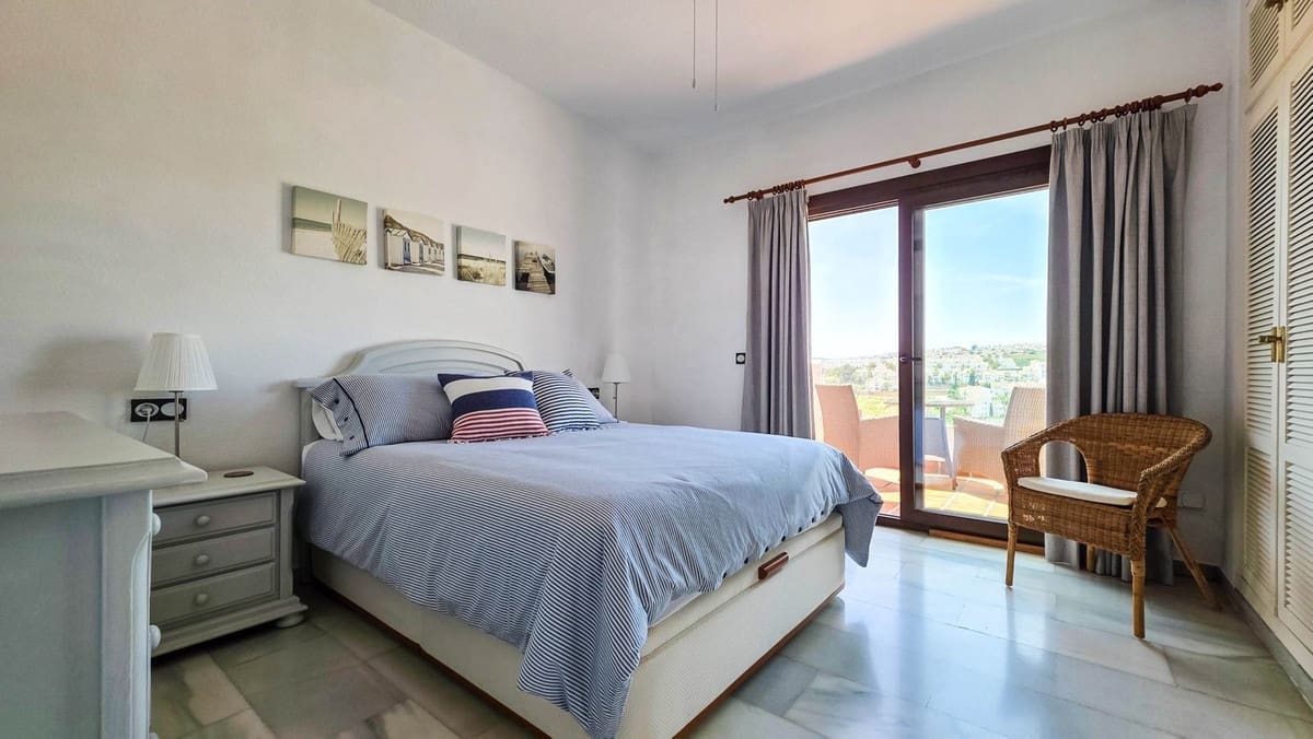3 sovrum Hus till salu i La Duquesa / Puerto de la Duquesa med pool - 485 000 € (Ref: 9865574)