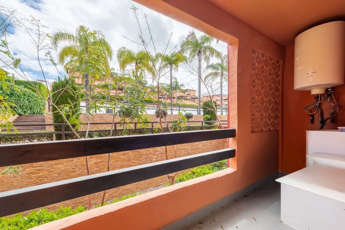 3 soveværelse Lejlighed til salg i Bahia de Casares med swimmingpool garage - € 539.000 (Ref: 9865576)