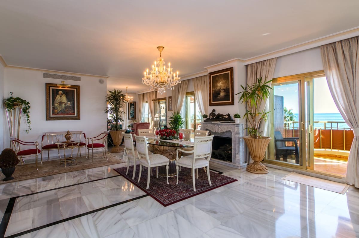 4 bedroom Apartment for sale in Fuengirola with garage - € 1,630,000 (Ref: 9865966)
