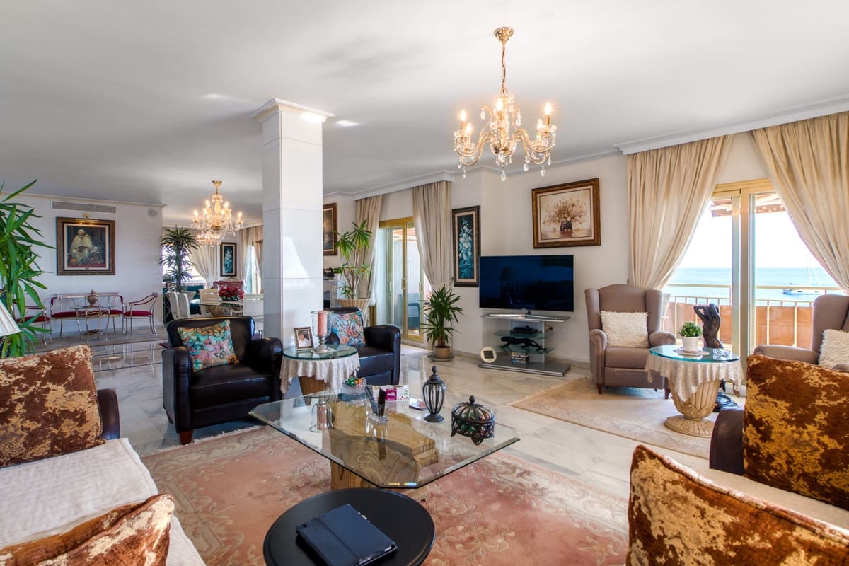4 bedroom Apartment for sale in Fuengirola with garage - € 1,630,000 (Ref: 9865966)