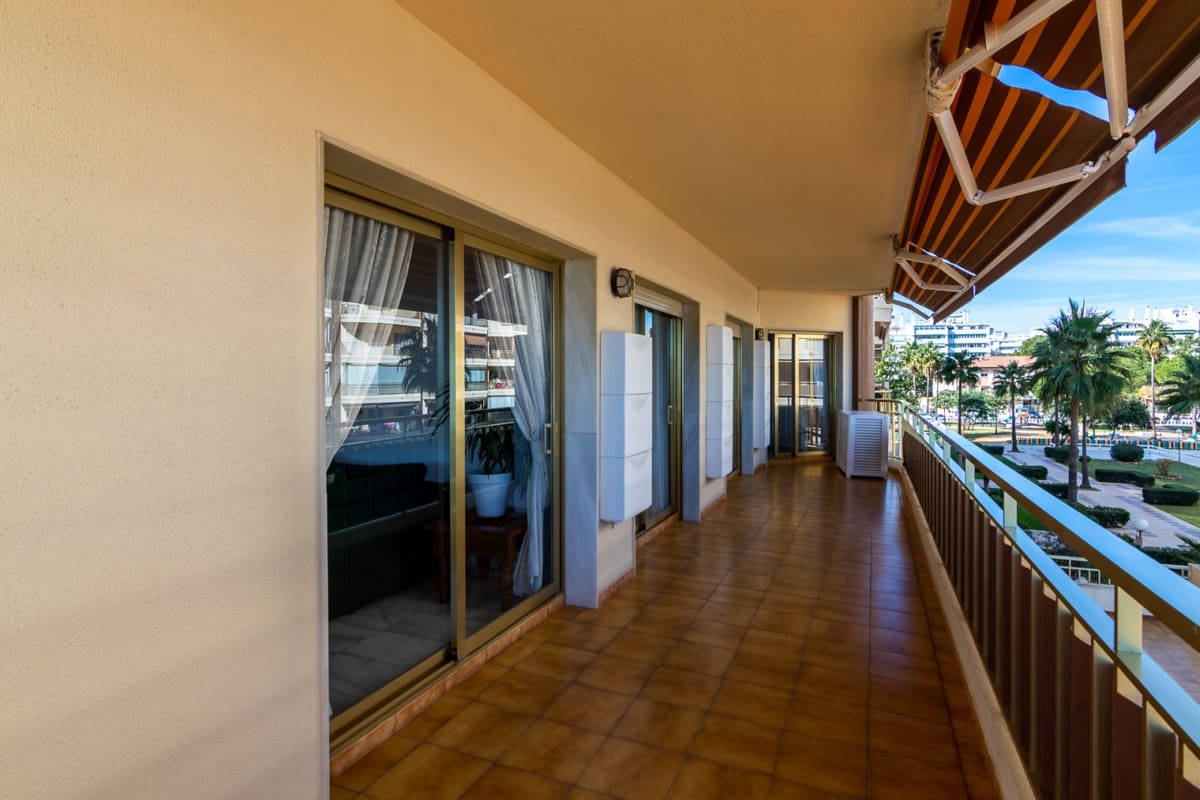 4 bedroom Apartment for sale in Fuengirola with garage - € 1,630,000 (Ref: 9865966)