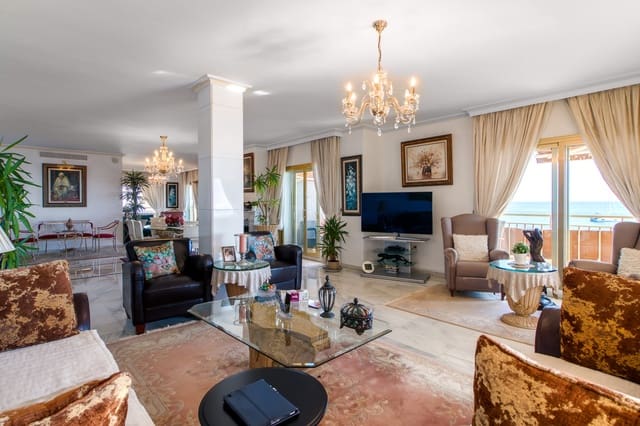 4 bedroom Apartment for sale in Fuengirola with garage - € 1,630,000 (Ref: 9865966)